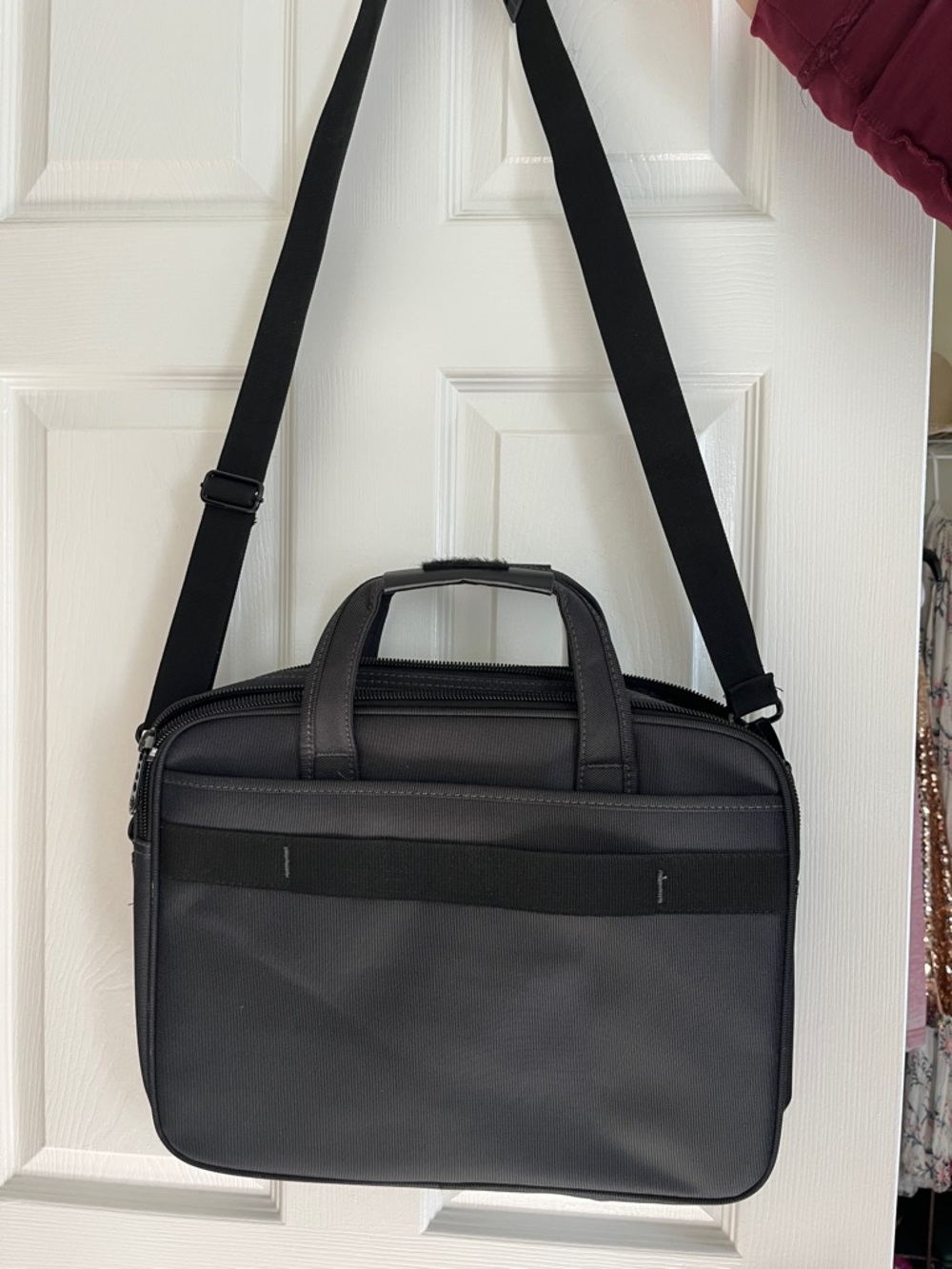 Men's Black Shoulder Briefcase Bag - Sleek Professional Carry